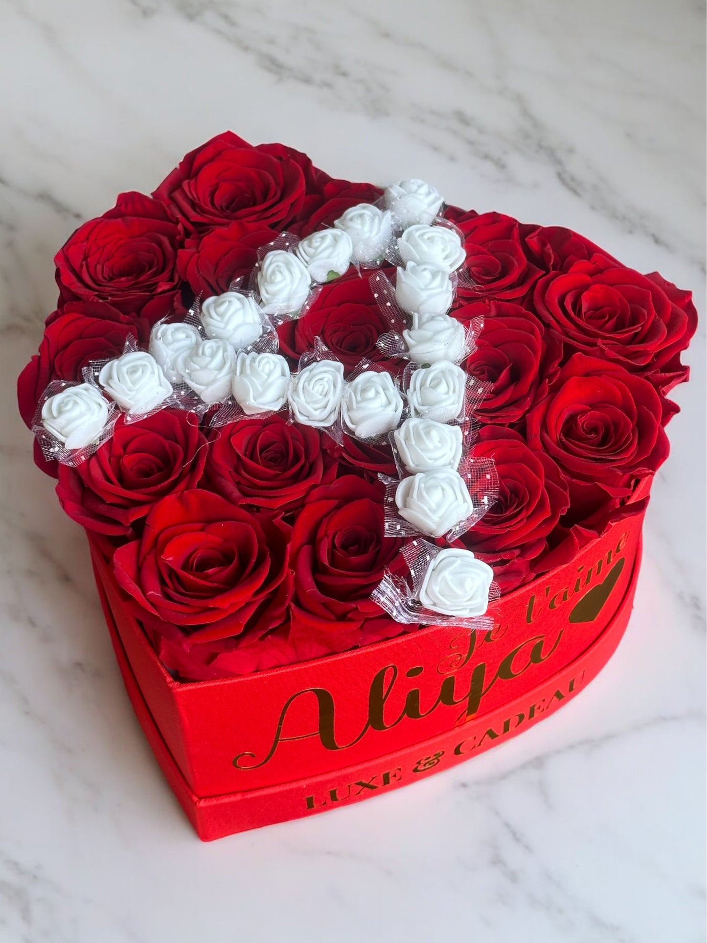 Cœur de roses avec lettre rose éternelles forme de cœur rose rouge