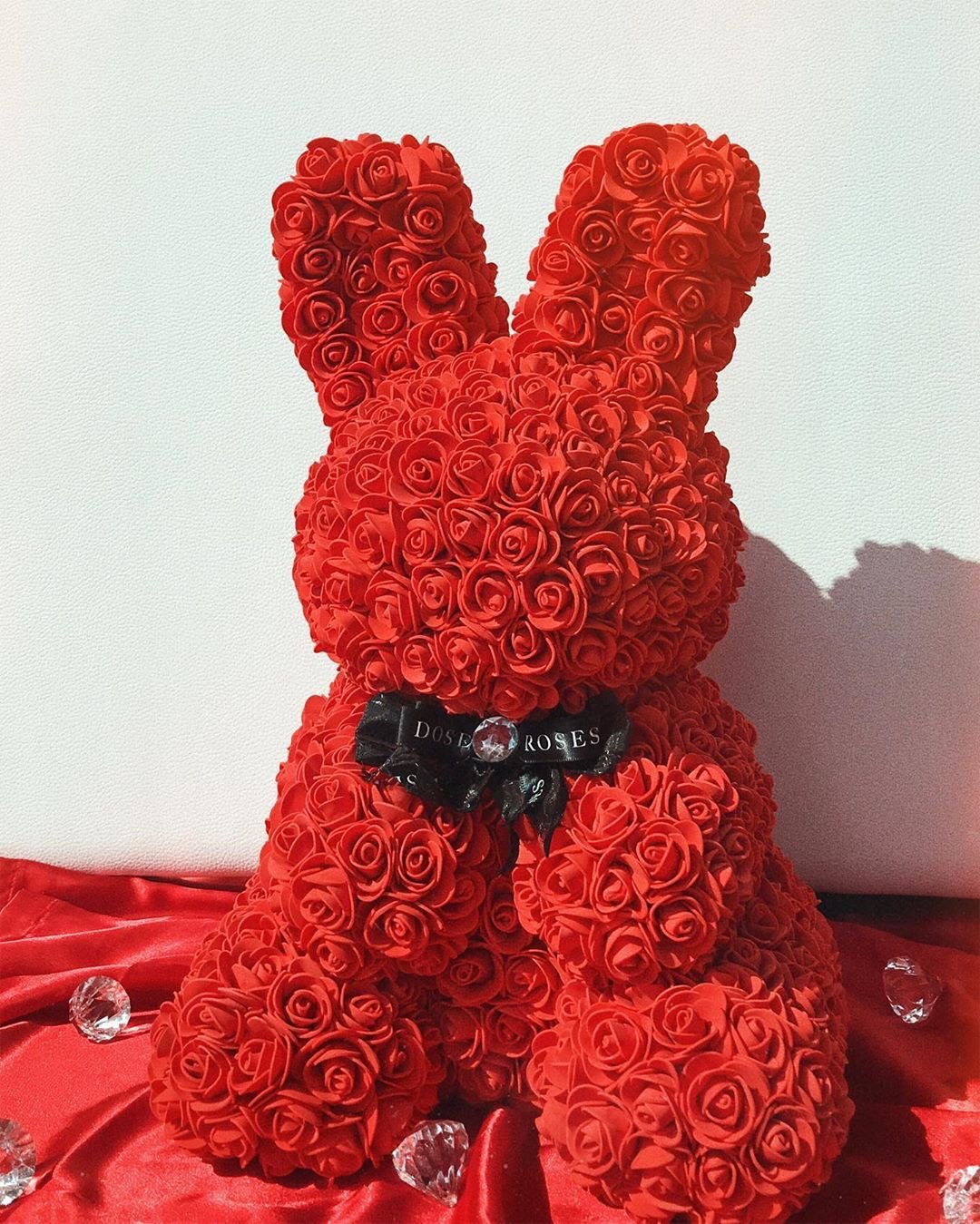 Lapin de roses 45 cm